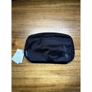 NEW LULULEMON Everywhere Belt Bag Black